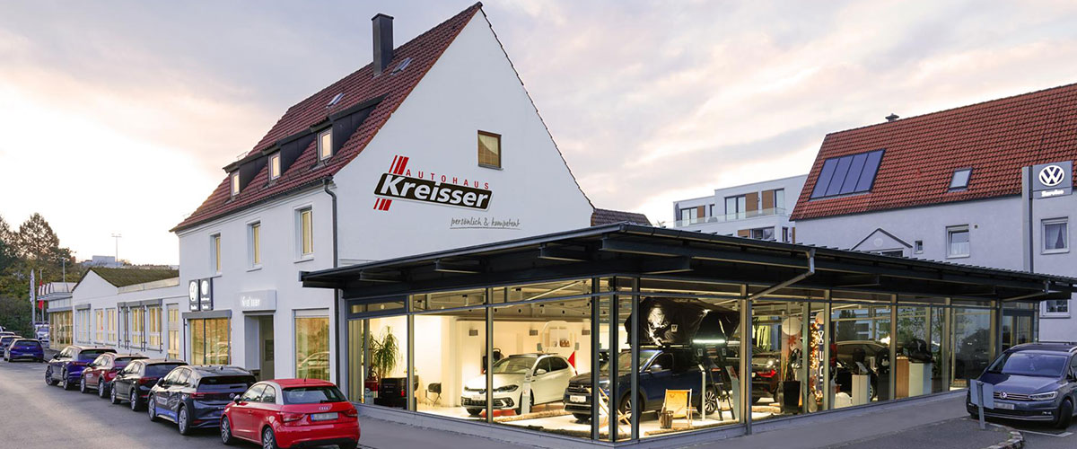Kreisser Betriebsbild Aussen und Innen und Serviceannahme für VW und Skoda Verkauf und Service in der Klingensteiner Strasse 49 in 89081 Ulm
